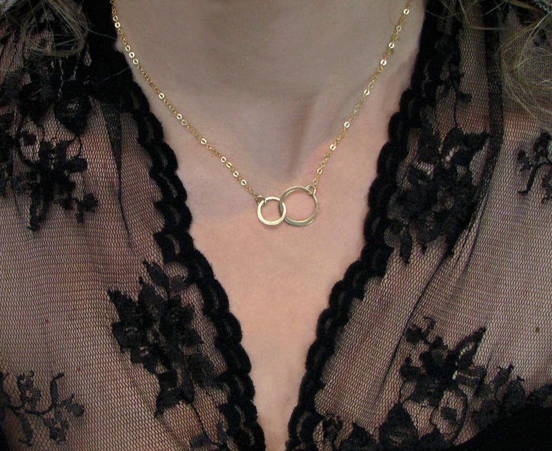 Daughter in Law Gift for Daughter-in-Law Gift from Mother in Law Daughter-in-law Necklace, Interlocking Circles Necklace