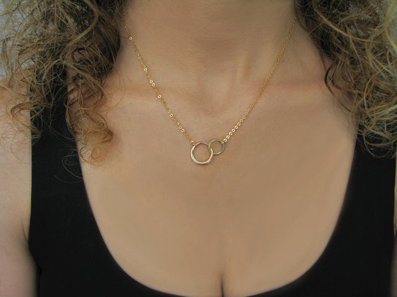 Luvente Yellow Gold Interlocking Circle Diamond Necklace – David Scott Fine  Jewelry